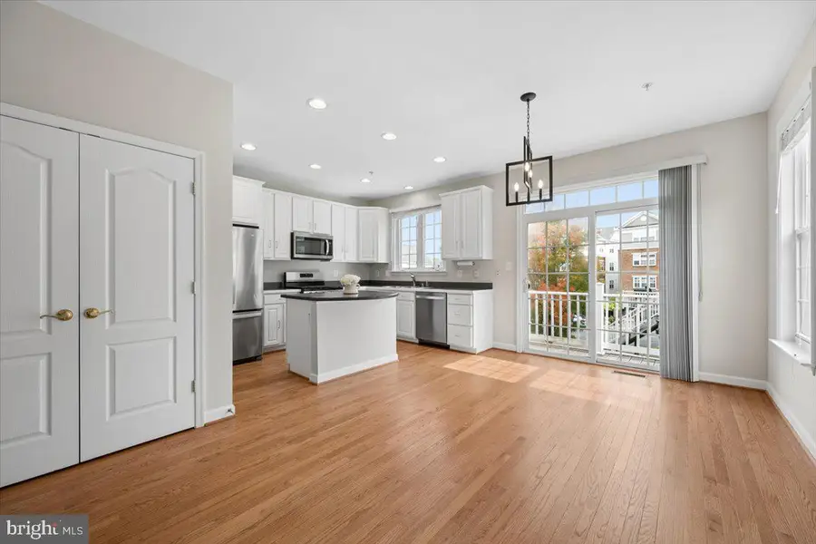 616 Garden View Sq, Rockville, MD 20850 - #3