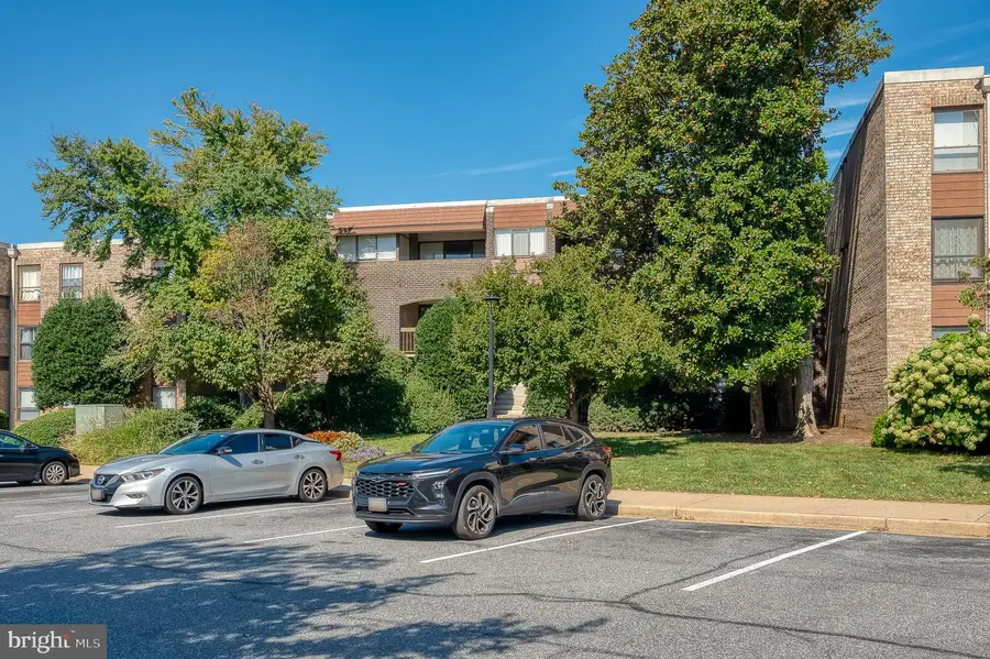 415 Christopher Ave #112, Gaithersburg, MD 20879 - #2