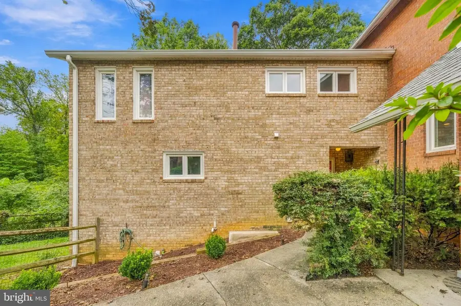 1962 Dundee Rd, Rockville, MD 20850 - #2