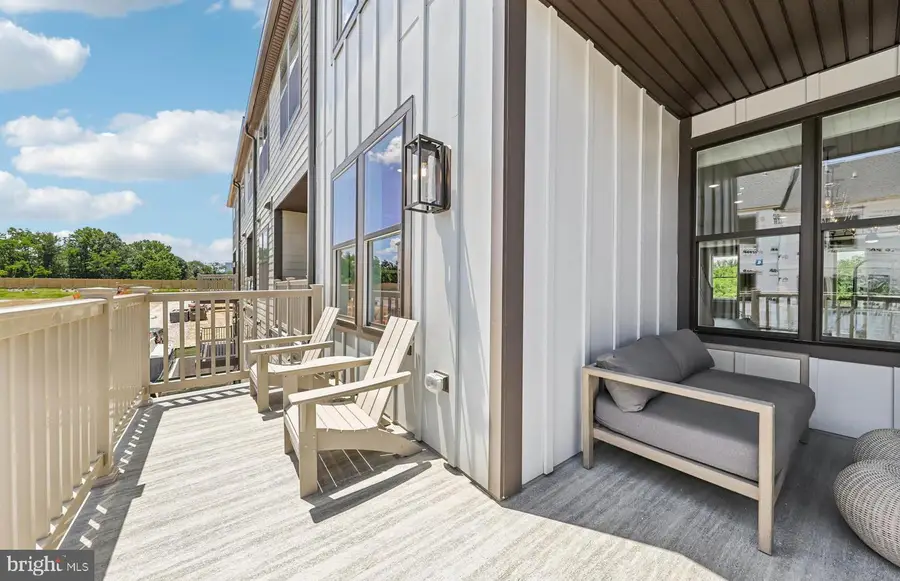 612 Parkview Ave, Gaithersburg, MD 20878 - #3
