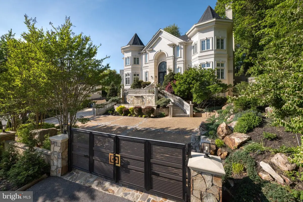 5821 Goldsboro Rd, Bethesda, MD 20817 - #1