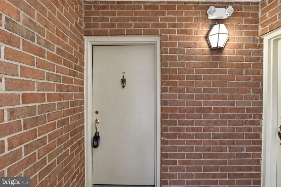 796 Quince Orchard Blvd #101, Gaithersburg, MD 20878 - #3