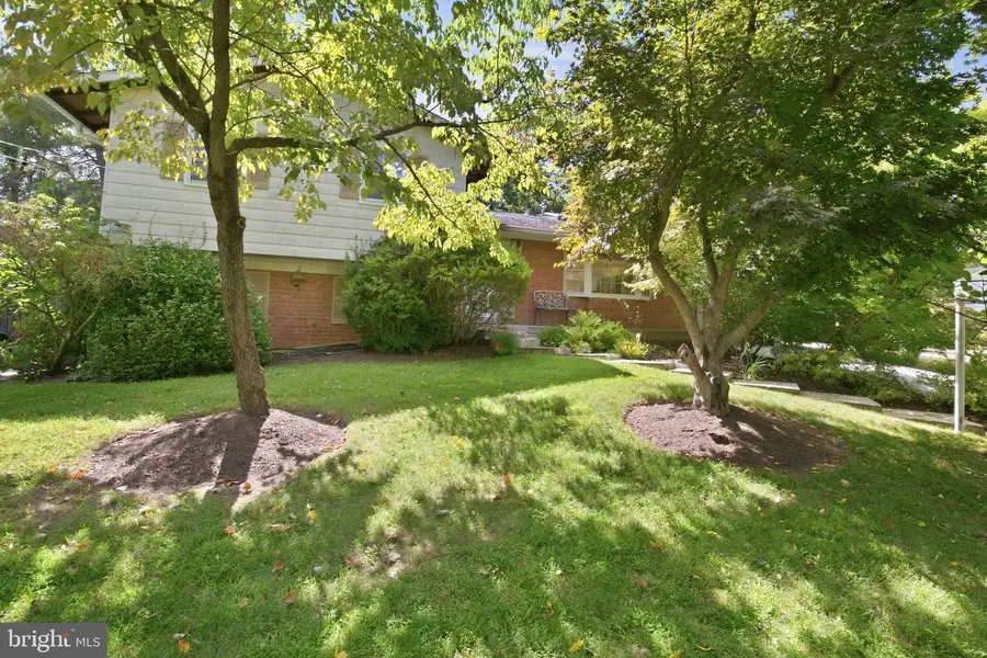 11902 Enid Dr, Rockville, MD 20854 - #2