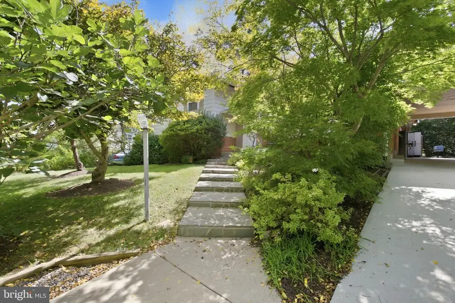 11902 Enid Dr, Rockville, MD 20854 - #3