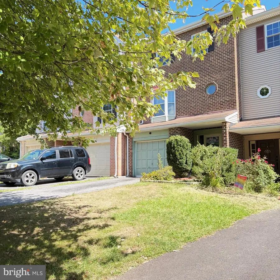 19515 White Saddle Dr, Germantown, MD 20874 - #2