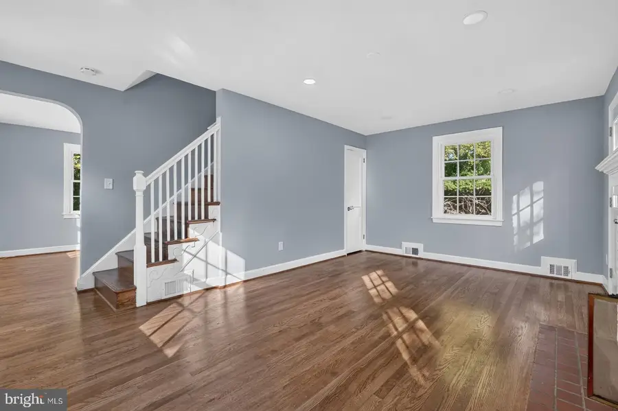 908 Glaizewood Ct, Takoma Park, MD 20912 - #3