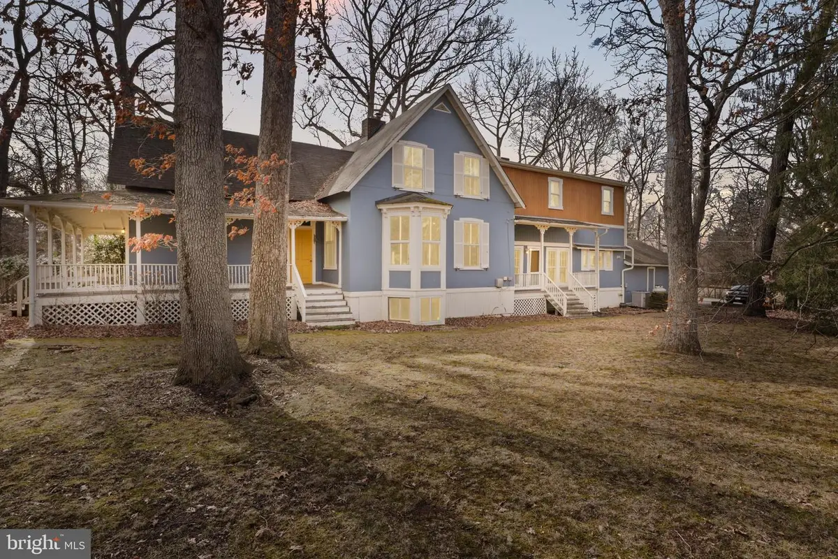 206 Grove Ave, Washington Grove, MD 20880 - #1
