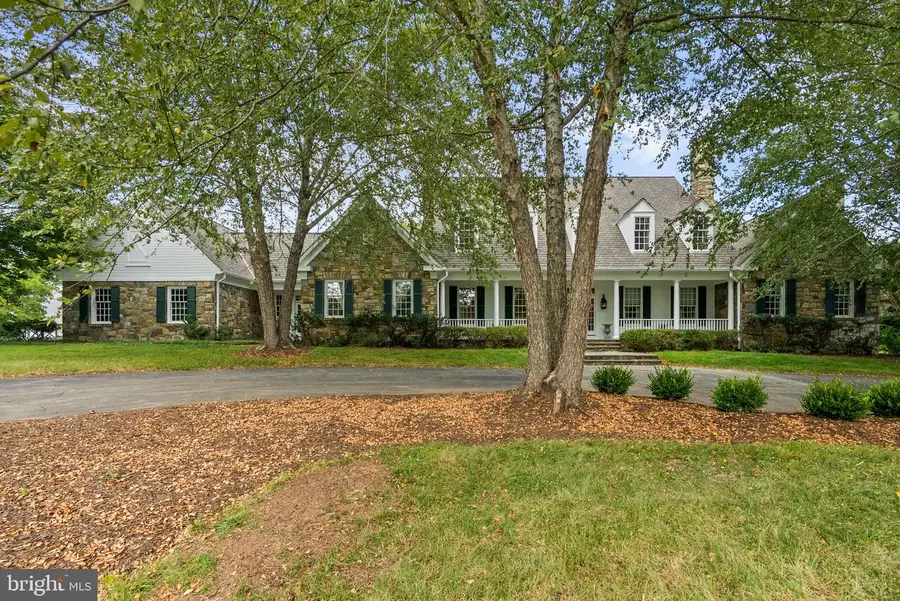 13611 Deakins Ln, Darnestown, MD 20874 - #2