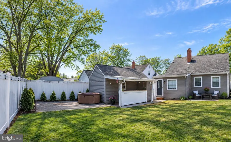 1013 Paul Dr, Rockville, MD 20851 - #2