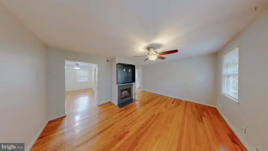 2210 Washington Ave #301, Silver Spring, MD 20910 - #2
