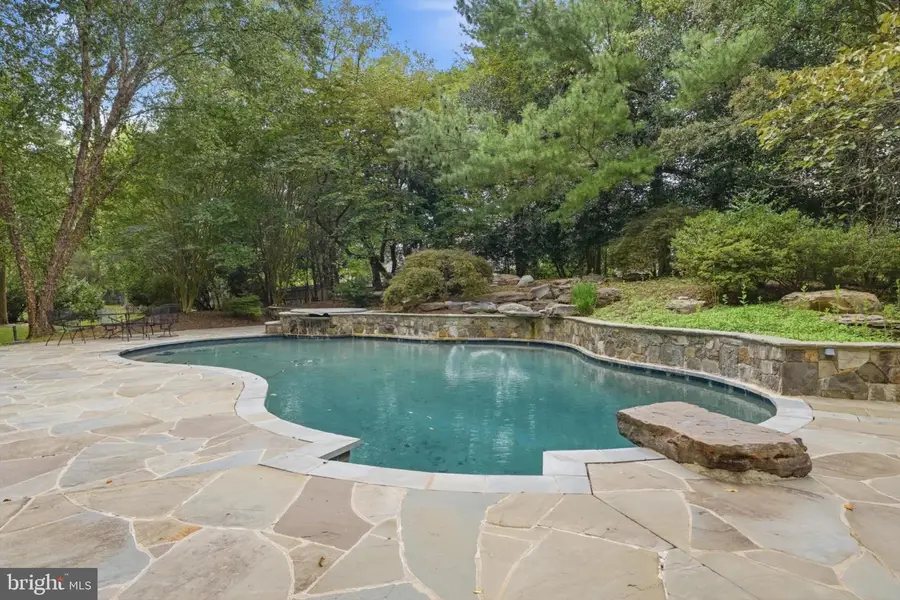 9801 Bentcross Dr, Potomac, MD 20854 - #3