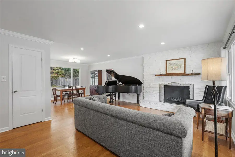 14203 Oakvale St, Rockville, MD 20853 - #2