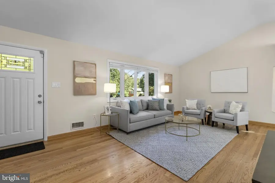 8810 Spring Valley Rd, Chevy Chase, MD 20815 - #3