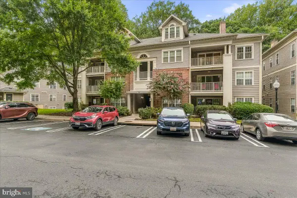 111 Timberbrook Ln #102, GAITHERSBURG, MD 20878