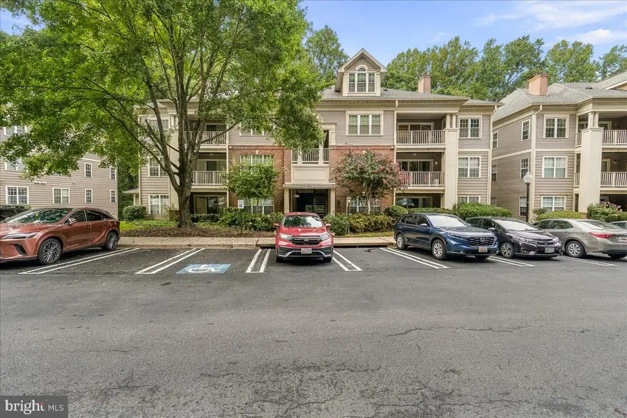111 Timberbrook Ln #102, Gaithersburg, MD 20878 - #2