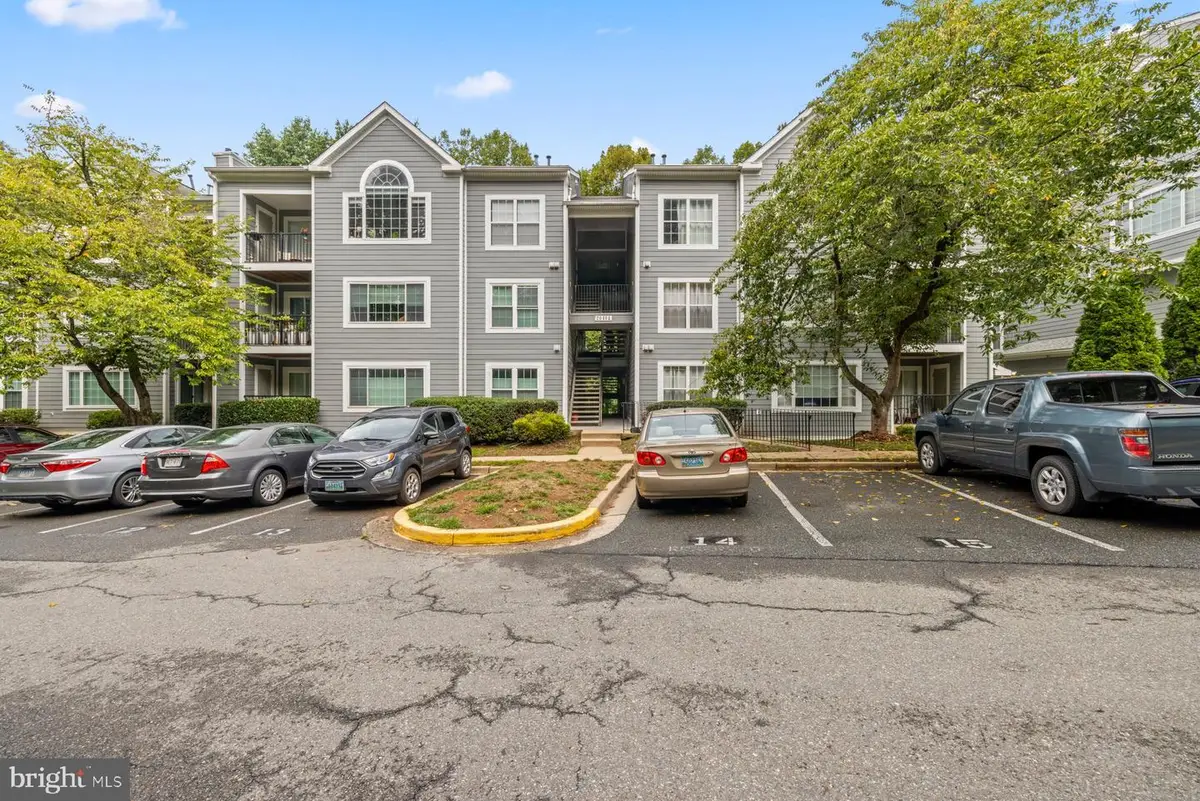 20404 Shore Harbour Dr #3-h, Germantown, MD 20874 - #1