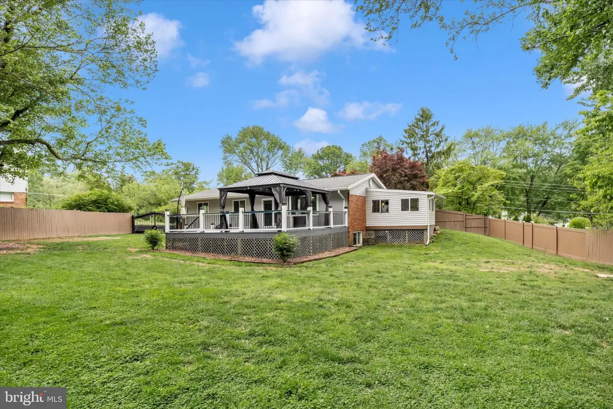 12117 Sunnyview Dr, Germantown, MD 20876 - #1