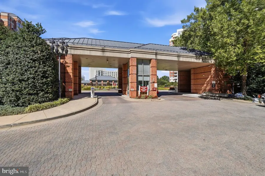 5809 Nicholson Ln #202, North Bethesda, MD 20852 - #2