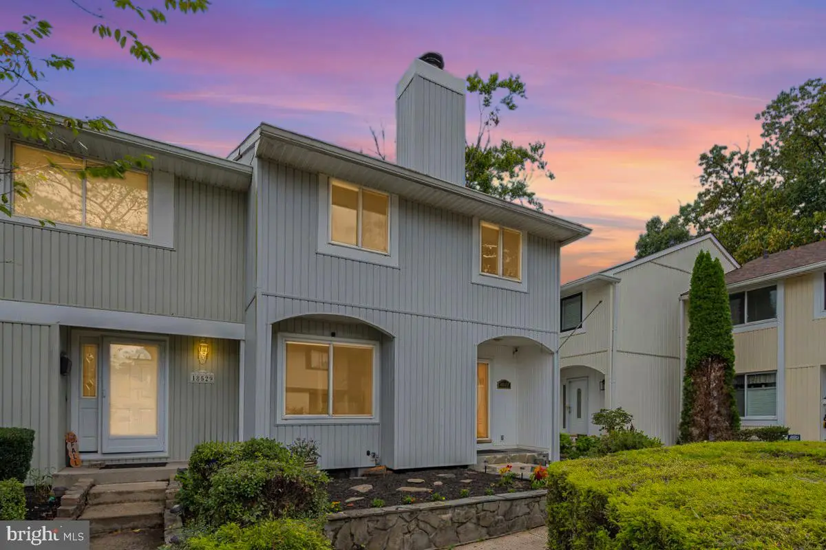 18527 Eagles Roost Dr, Germantown, MD 20874 - #1