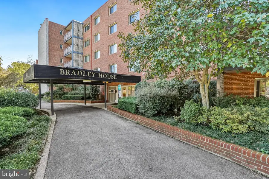 4800 Chevy Chase Dr #102, Chevy Chase, MD 20815 - #3