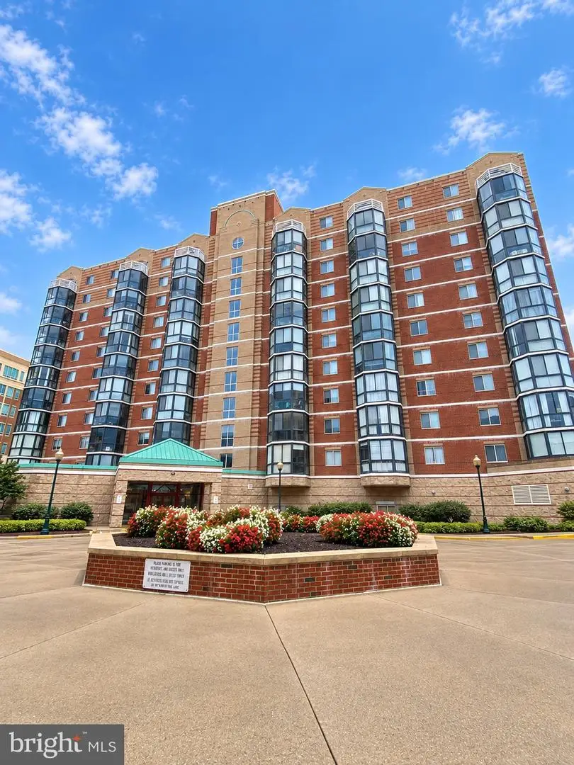 24 Courthouse Sq #1008 Or Ph8, Rockville, MD 20850 - #1
