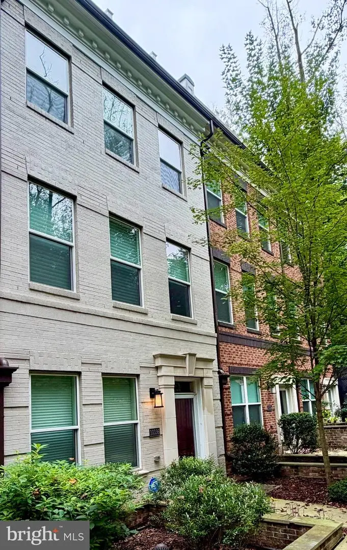 10336 Grosvenor Pl, North Bethesda, MD 20852 - #1