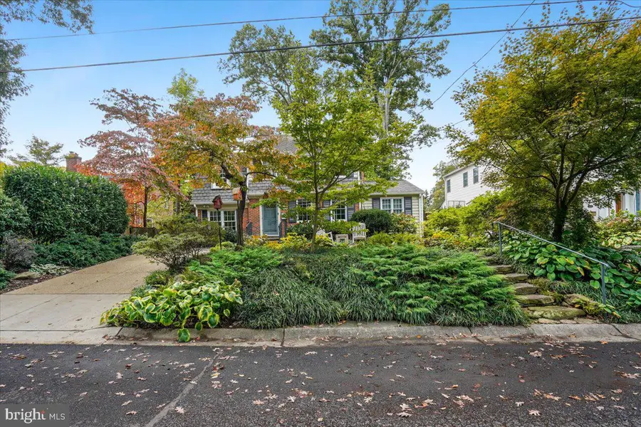 6202 Newburn Dr, Bethesda, MD 20816 - #2