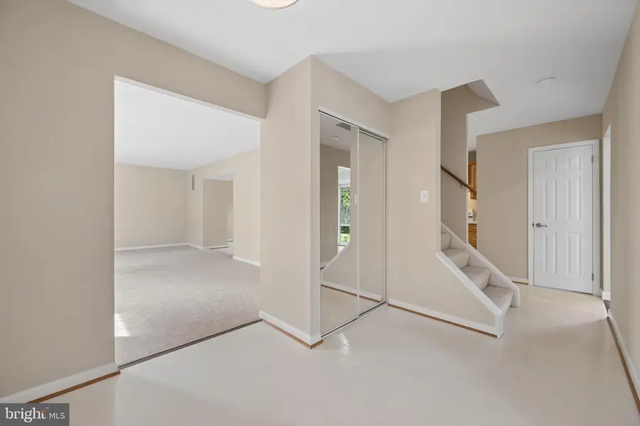 12115 Fountain Dr, Clarksburg, MD 20871 - #2