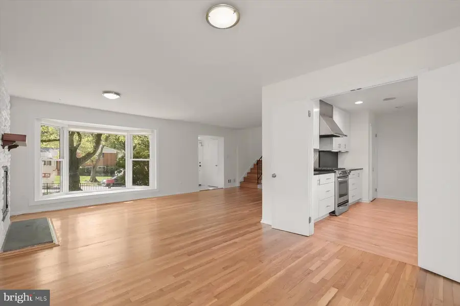 5007 Elsmere Pl, Bethesda, MD 20814 - #3