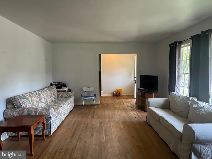 14018 Drake Dr, Rockville, MD 20853 - #3