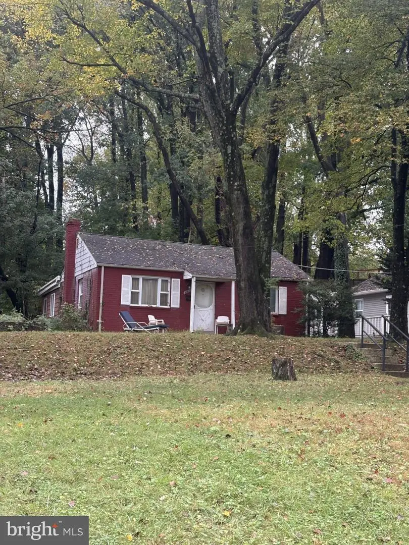 11830 Huggins Dr, Silver Spring, MD 20902 - #1