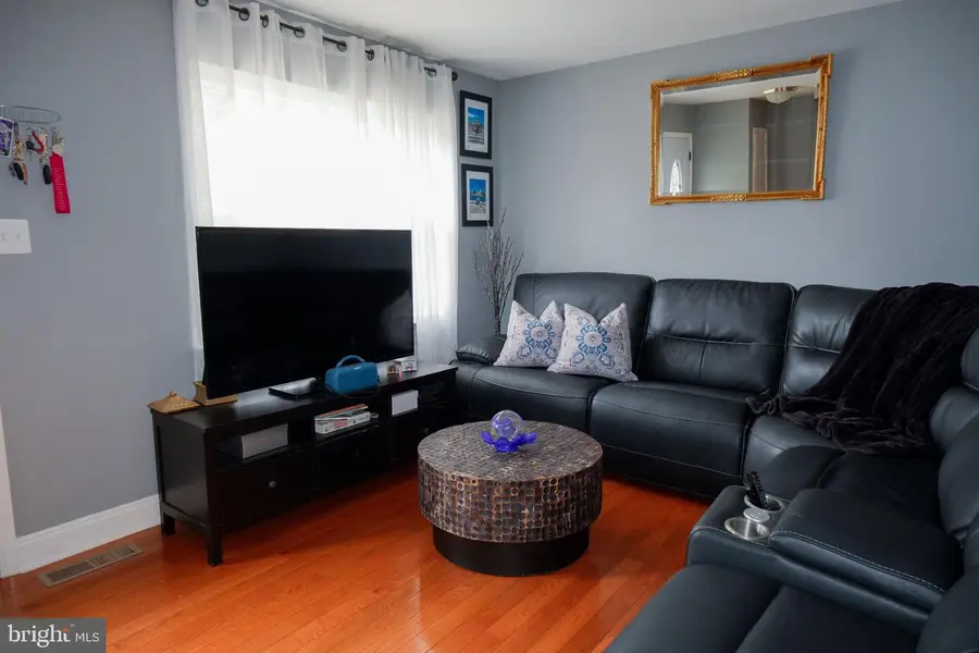 17753 Larchmont Ter, Gaithersburg, MD 20877 - #3