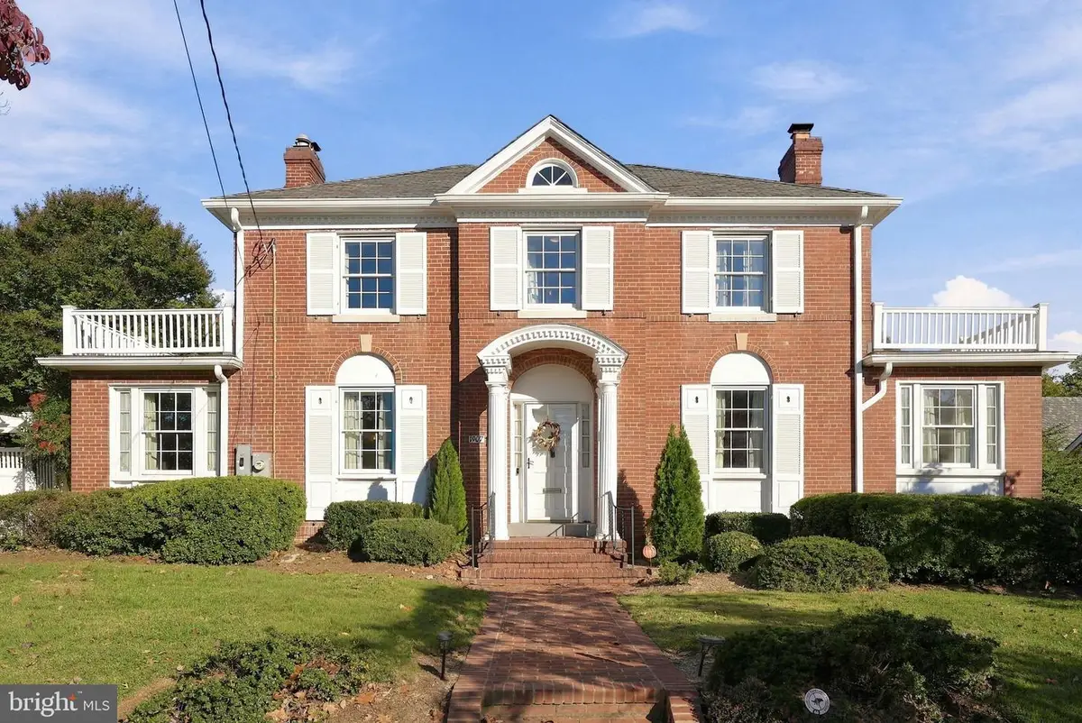 1907 Rookwood Rd, Silver Spring, MD 20910 - #1