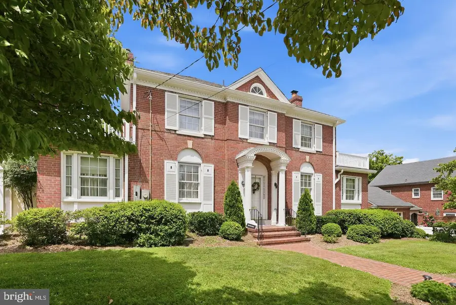 1907 Rookwood Rd, Silver Spring, MD 20910 - #3
