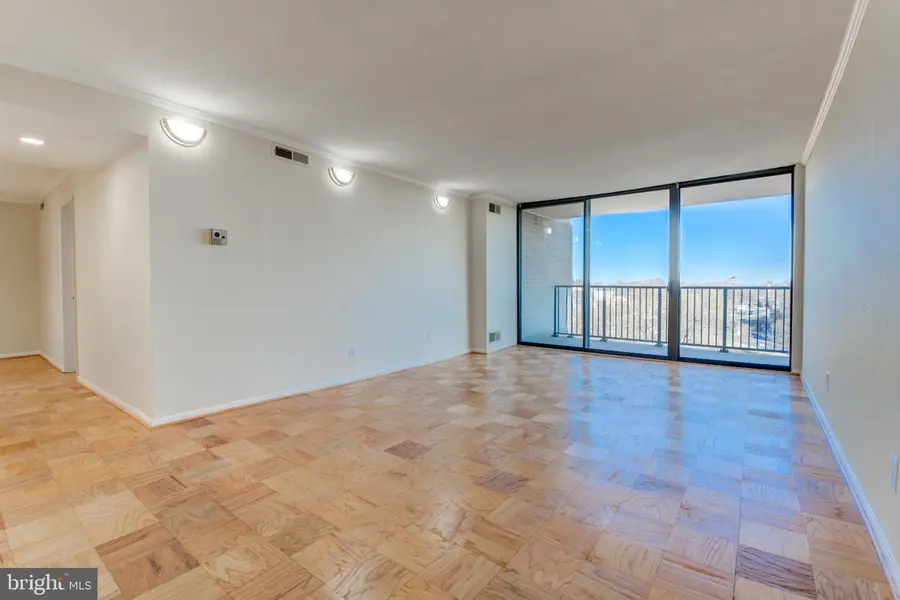 118 Monroe St #807, Rockville, MD 20850 - #3