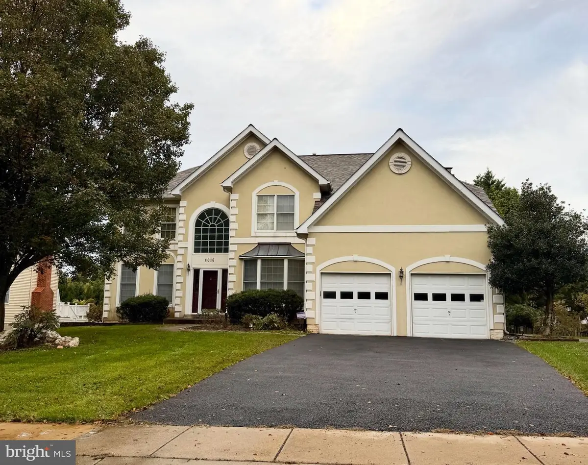 4016 Fox Valley Dr, Rockville, MD 20853 - #1
