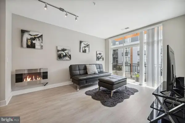 145 Riverhaven Dr #352, OXON HILL, MD 20745