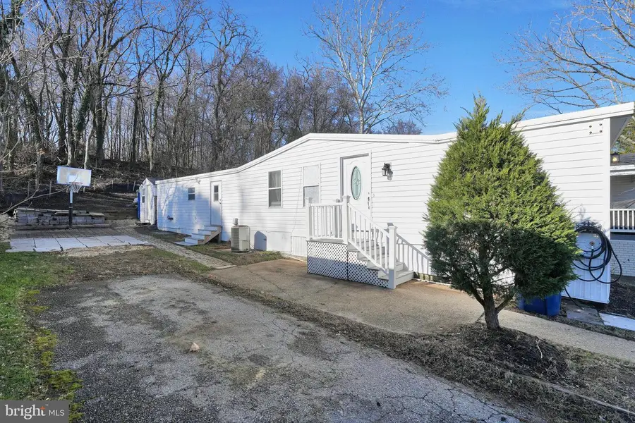 2005 Elmwood Park Dr, Capitol Heights, MD 20743 - Image #2