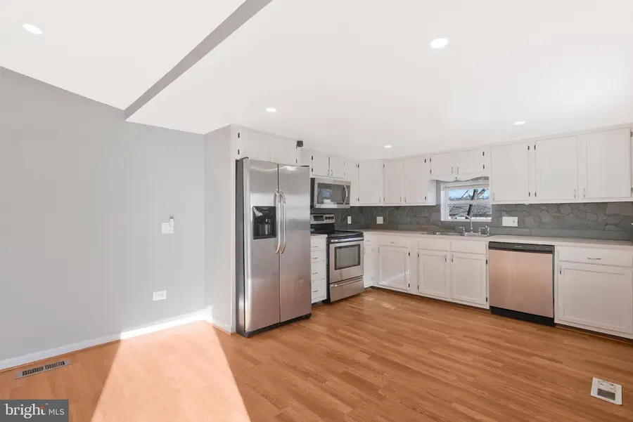 2005 Elmwood Park Dr, Capitol Heights, MD 20743 - Image #3