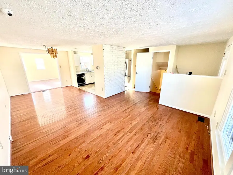 8017 Tiffany Ln, Lanham, MD 20706 - Image #3