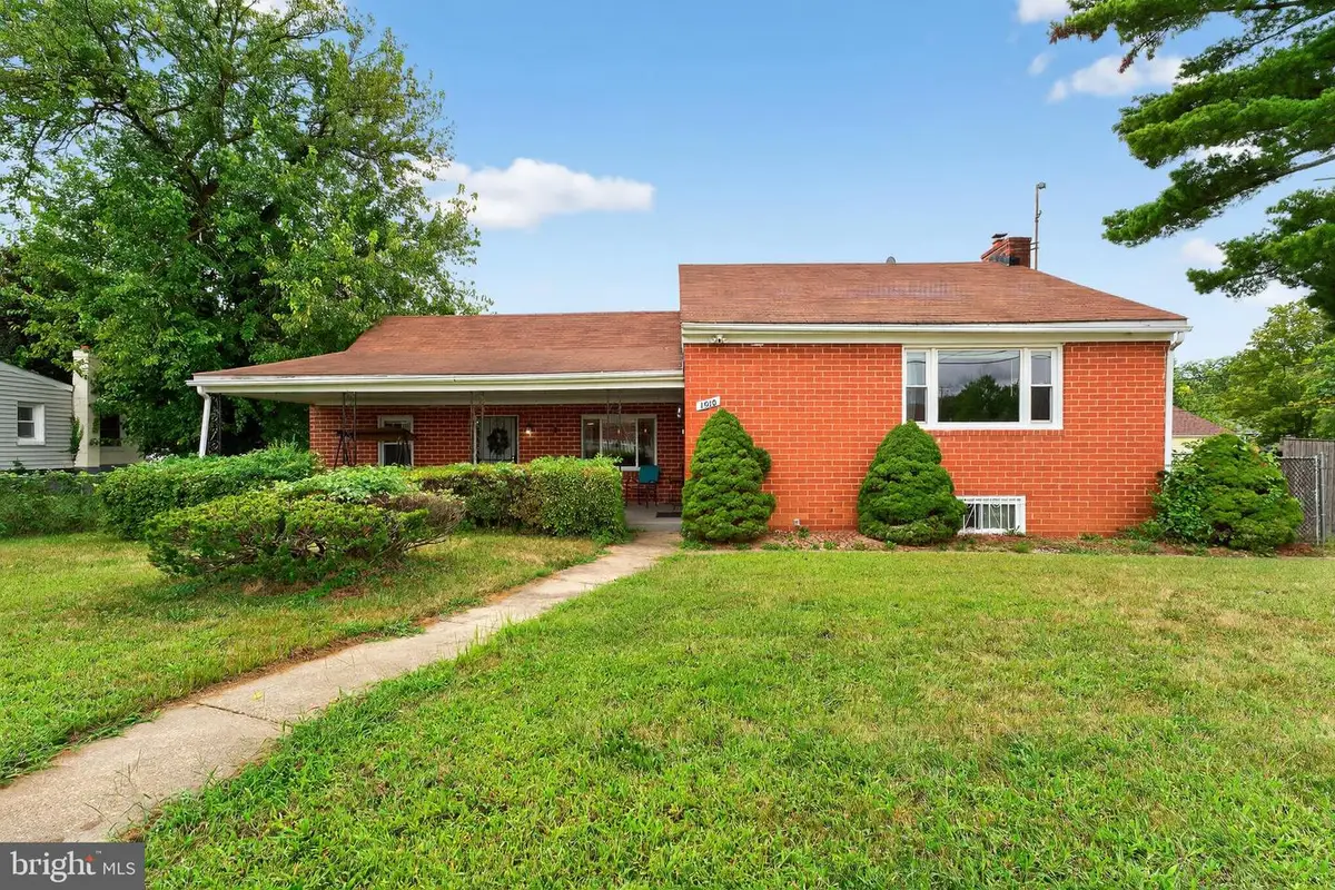 1910 Kent Village Dr, Hyattsville, MD 20785 - Image #1