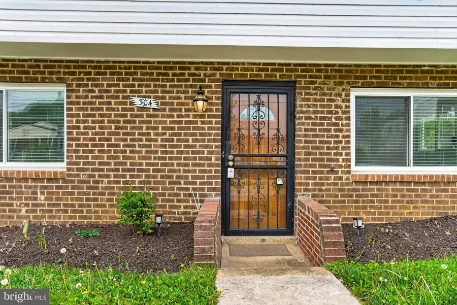 304 Cedarleaf Ave, Capitol Heights, MD 20743 - #3