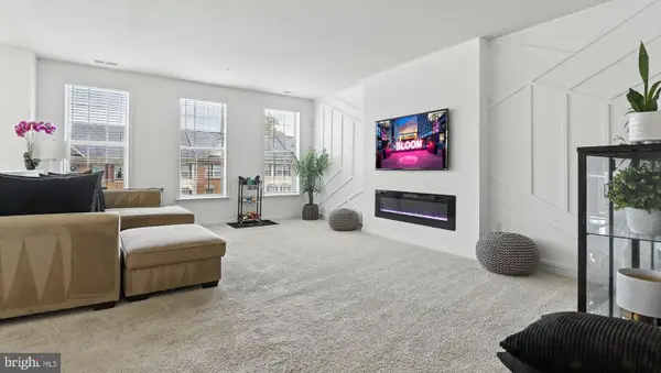 9405 Geaton Park Pl, LANHAM, MD 20706