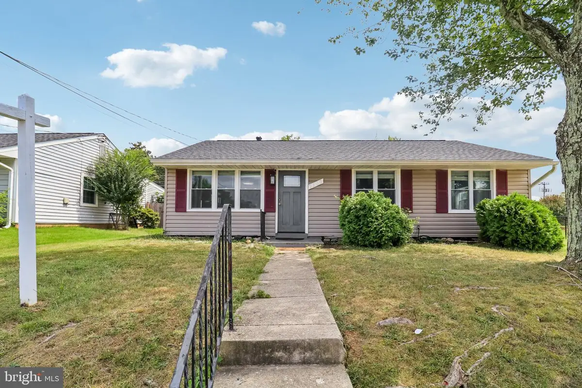 7100 Southlawn Dr, Oxon Hill, MD 20745 - Image #1