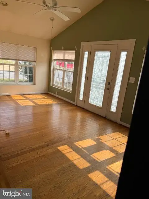 217 Maryland Park Dr, Capitol Heights, MD 20743 - Image #2