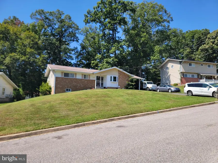 6505 Acorn Ct, Temple Hills, MD 20748 - Image #2