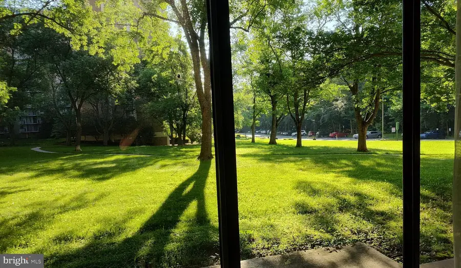 6100 Westchester Park Dr #tr11, College Park, MD 20740 - Image #2