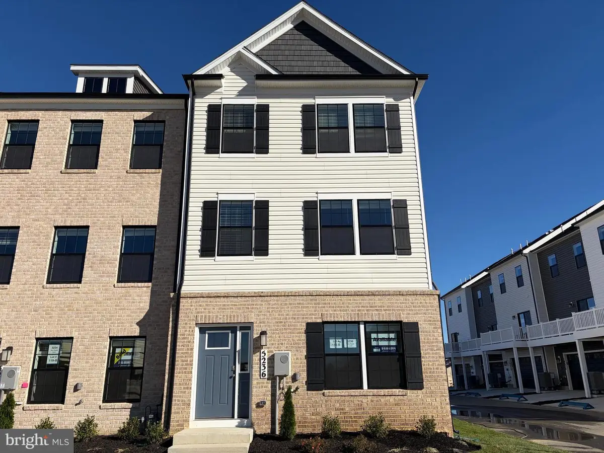 5236 Dry Creek Ln, Upper Marlboro, MD 20772 - Image #1