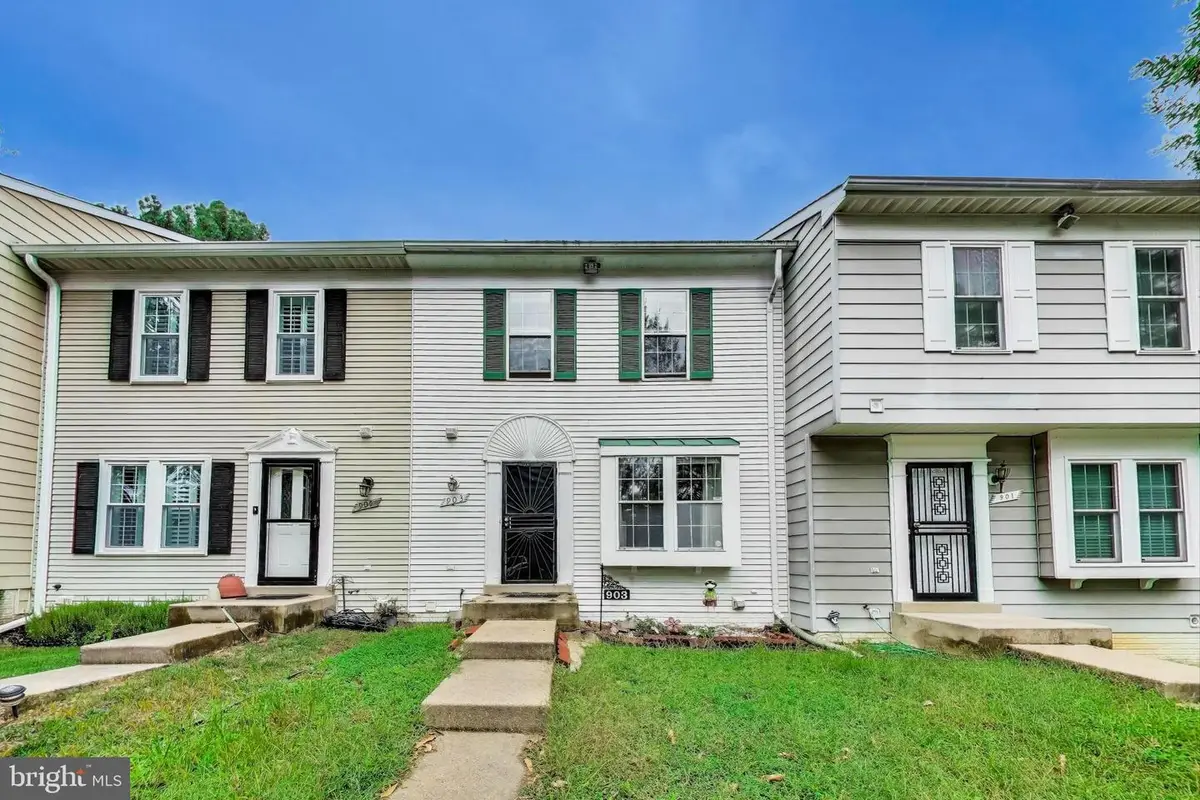 903 Hilldropt Ct, Capitol Heights, MD 20743 - Image #1