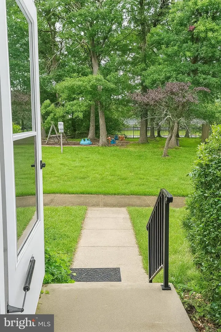 6924 Woodstream Ln, Lanham, MD 20706 - Image #2